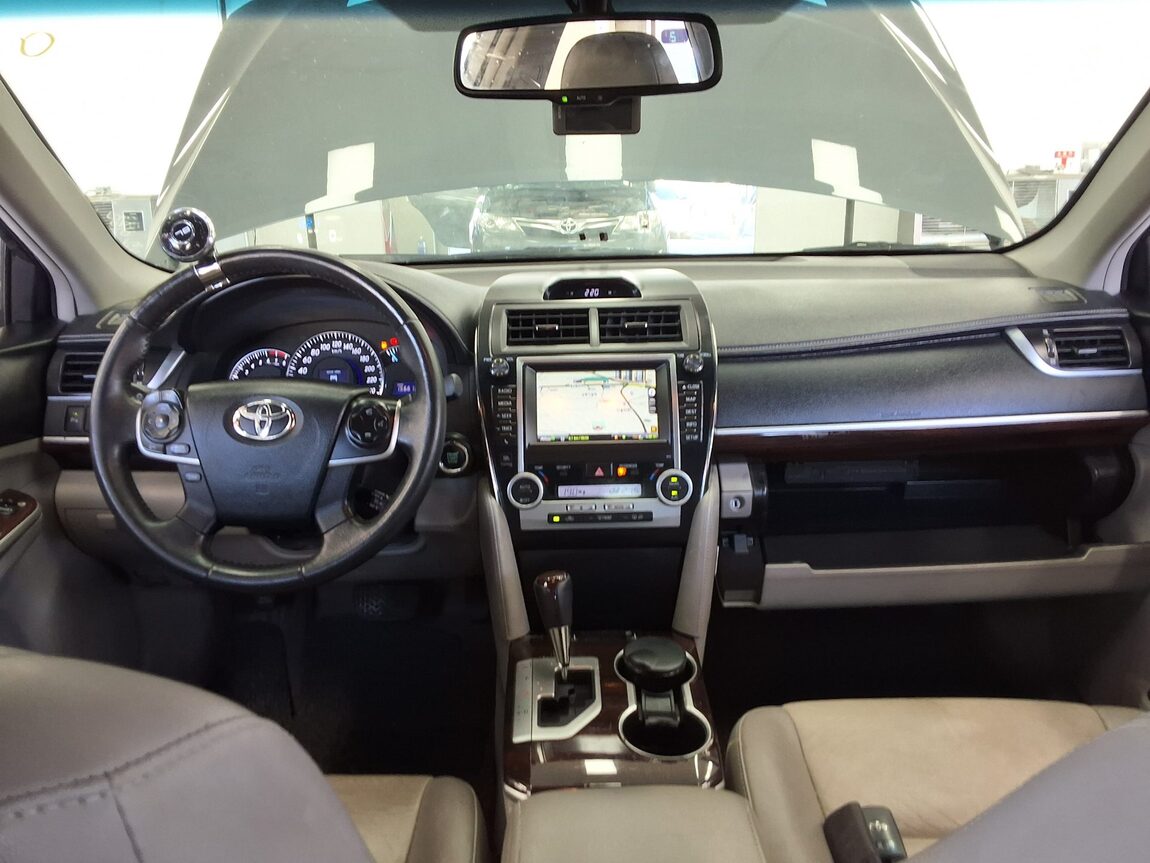 TOYOTA CAMRY (9TH GEN) 2.5 XLE 2012 - zdjęcie 11