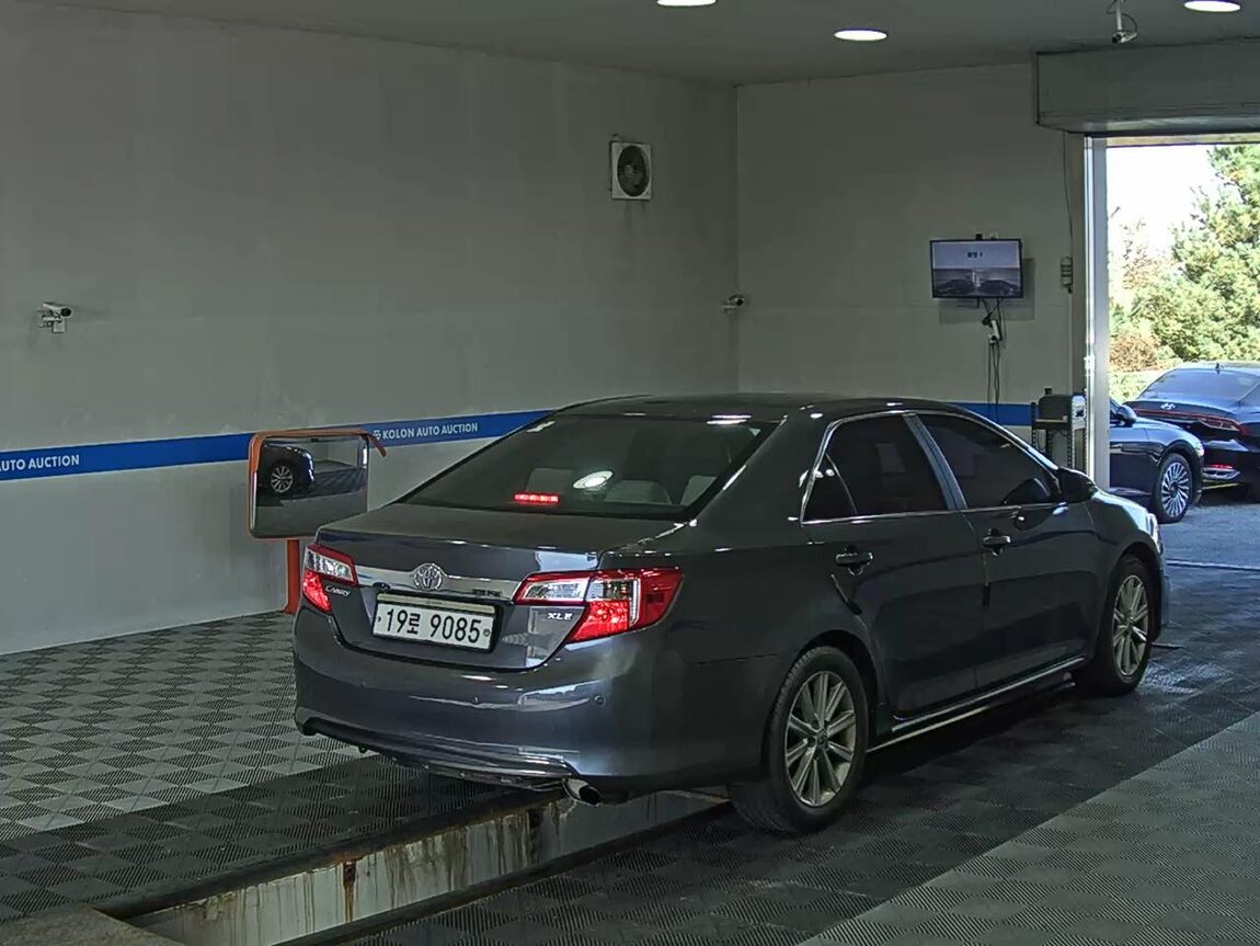 TOYOTA CAMRY (9TH GEN) 2.5 XLE 2012 - zdjęcie 5