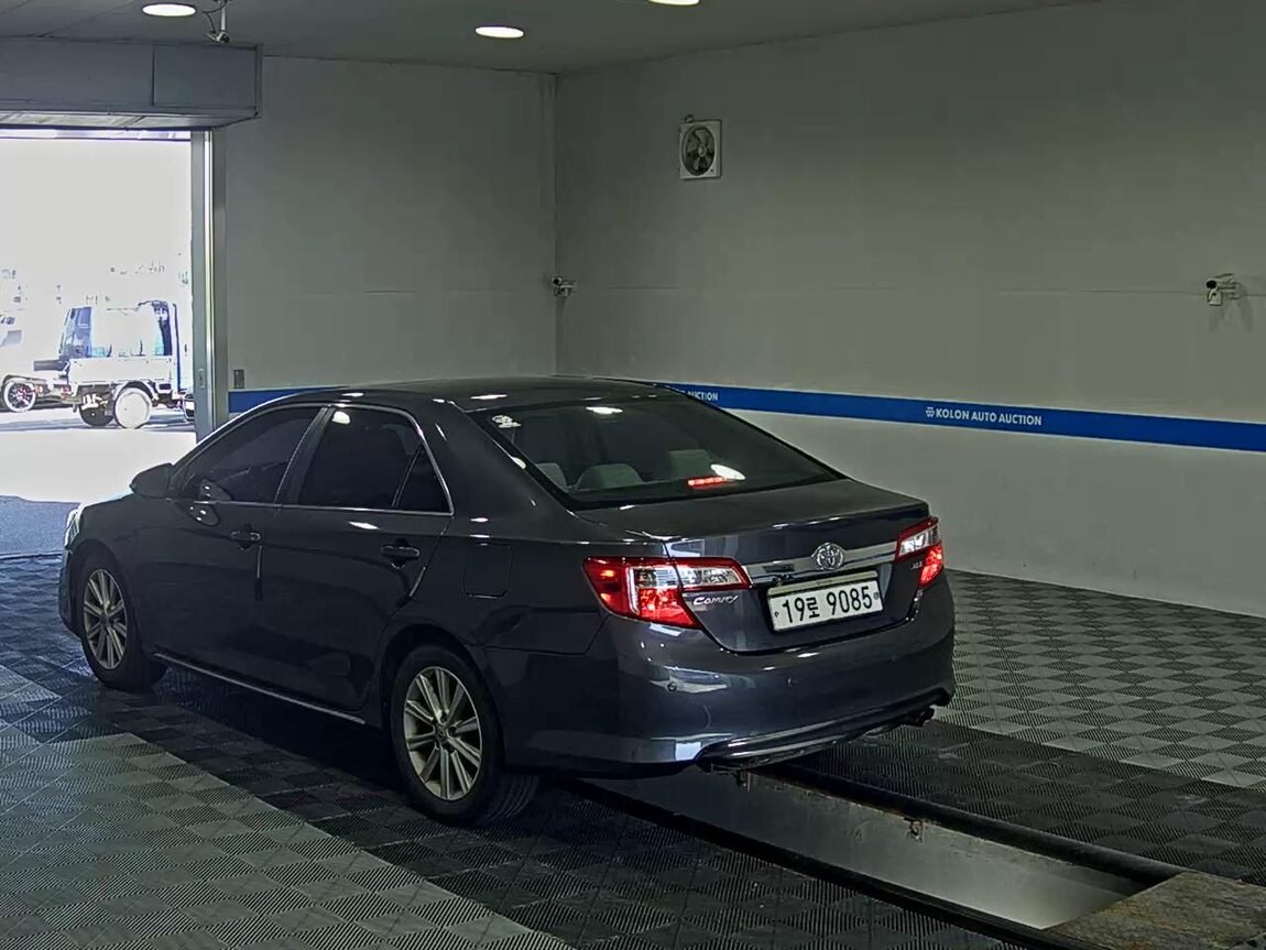 TOYOTA CAMRY (9TH GEN) 2.5 XLE 2012 - zdjęcie 6