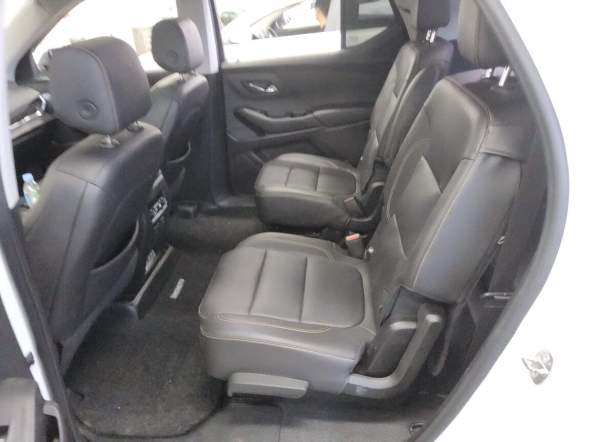 CHEVROLET (DAEWOO) TRAVERSE 3.6 GASOLINE RED LINE 2021 - zdjęcie 12