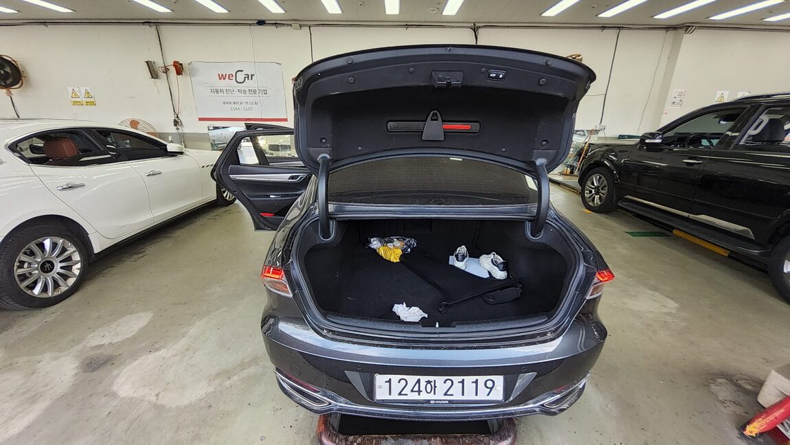 HYUNDAI THE NEW GRANDEUR IG GASOLINE 2.5 PREMIUM CHOICE 2020 - zdjęcie 15