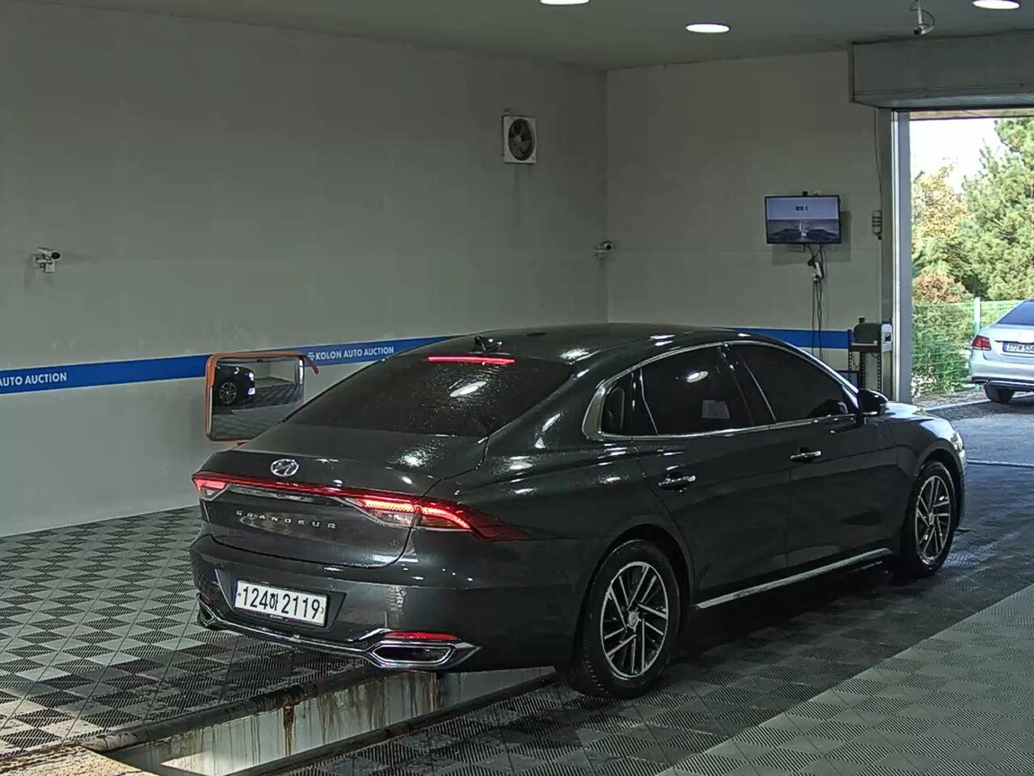 HYUNDAI THE NEW GRANDEUR IG GASOLINE 2.5 PREMIUM CHOICE 2020 - zdjęcie 5