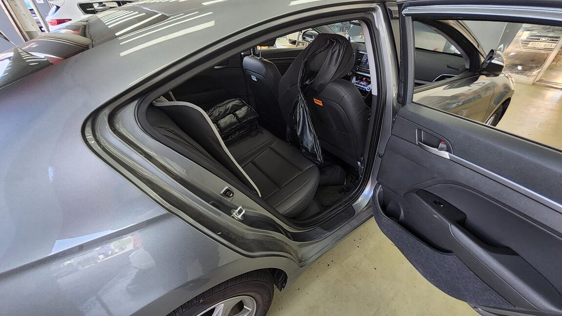 HYUNDAI AVANTE AD 1.6 GDi SMART 2017 - zdjęcie 13
