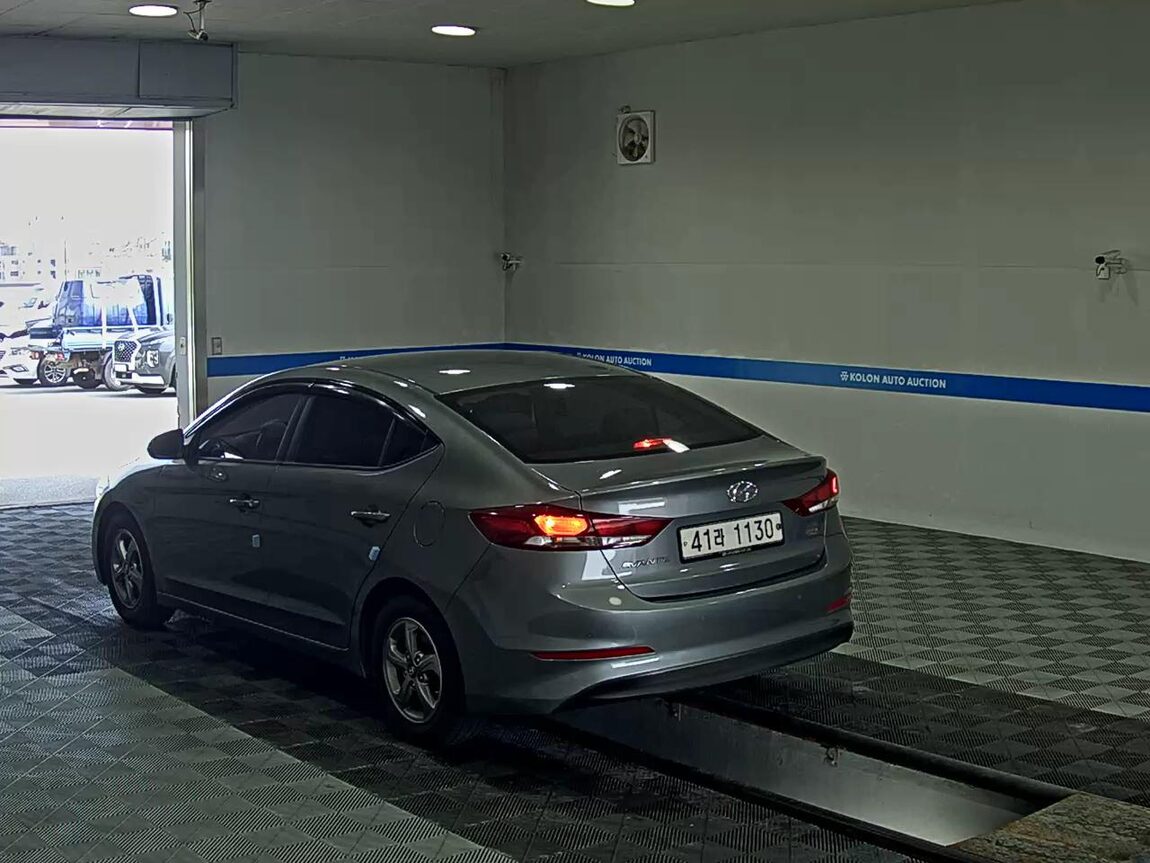HYUNDAI AVANTE AD 1.6 GDi SMART 2017 - zdjęcie 6