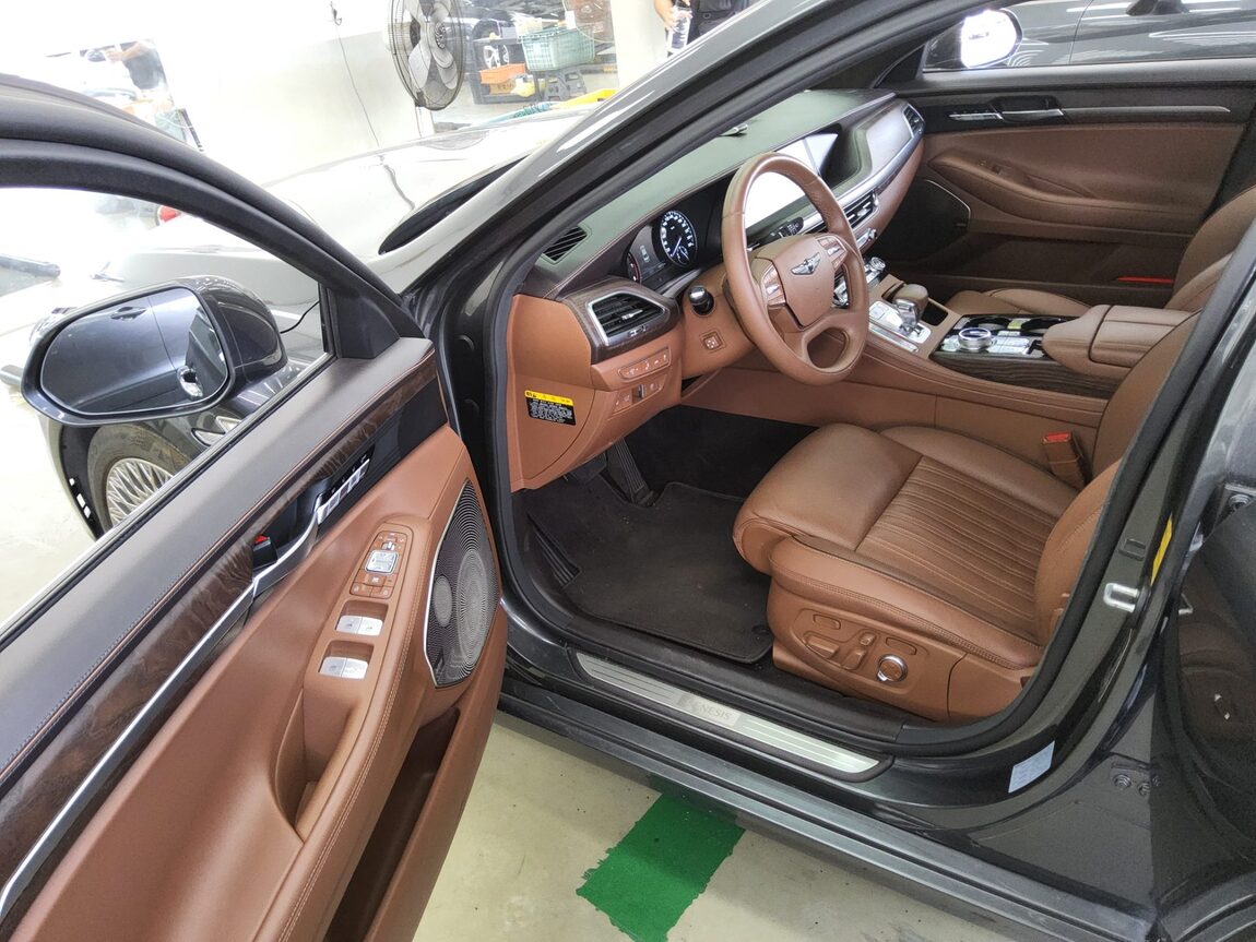 GENESIS G90 5.0 AWD PRESTIGE 2020 - zdjęcie 10