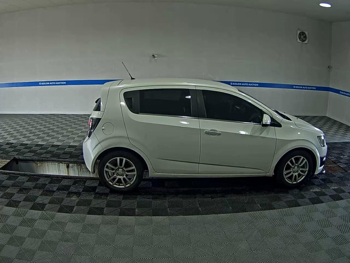 CHEVROLET (DAEWOO) AVEO 5-DOOR 1.6 LT LUXURY MODEL 2014 - zdjęcie 4