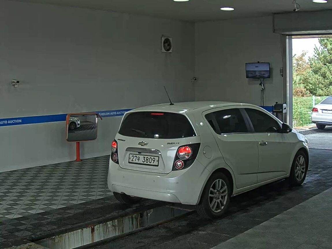 CHEVROLET (DAEWOO) AVEO 5-DOOR 1.6 LT LUXURY MODEL 2014 - zdjęcie 5