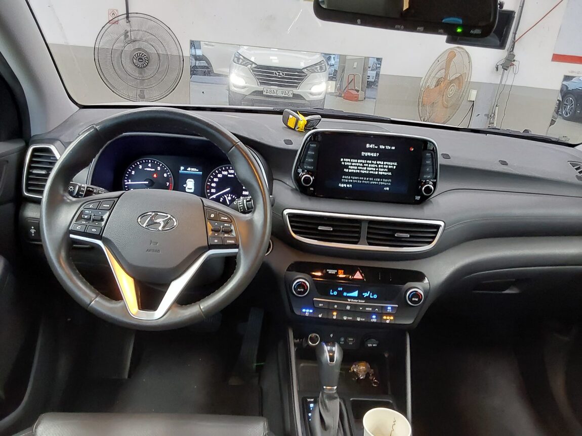 HYUNDAI NEW TUCSON 1.6 GASOLINE 2WD PREMIUM 2019 - zdjęcie 11