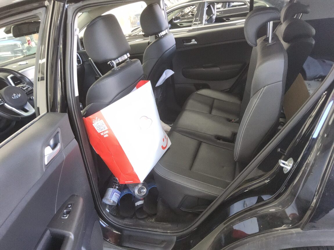 KIA SPORTAGE THE BOLD 2.0 GASOLINE PRESTIGE 2022 - zdjęcie 12