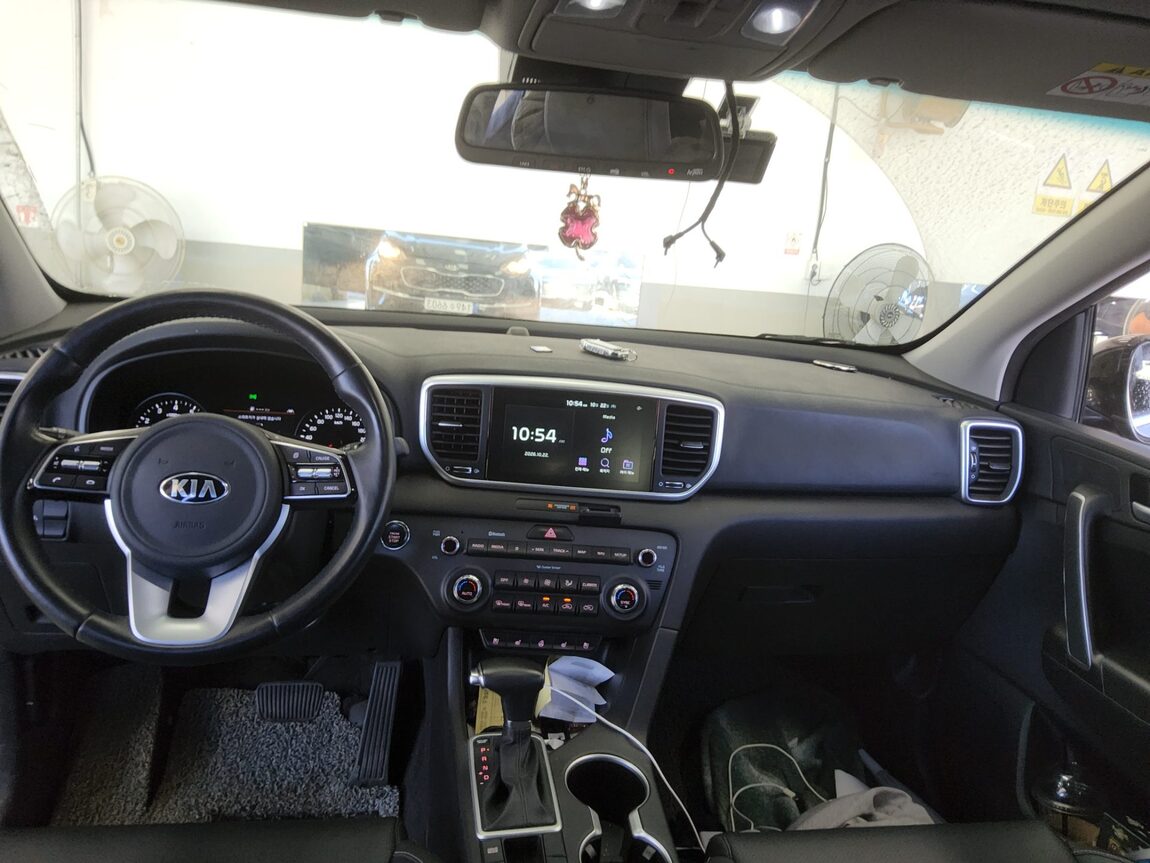 KIA SPORTAGE THE BOLD 2.0 GASOLINE PRESTIGE 2022 - zdjęcie 11