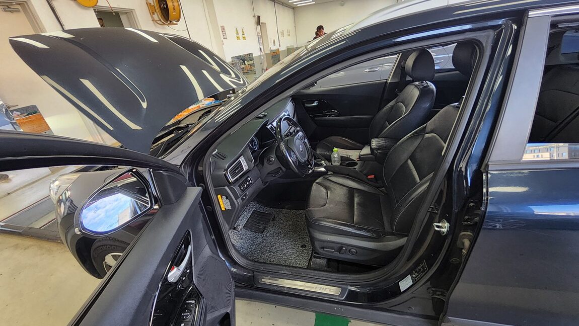 KIA NIRO 1.6 HYBRID NOBLESSE 2018 - zdjęcie 10
