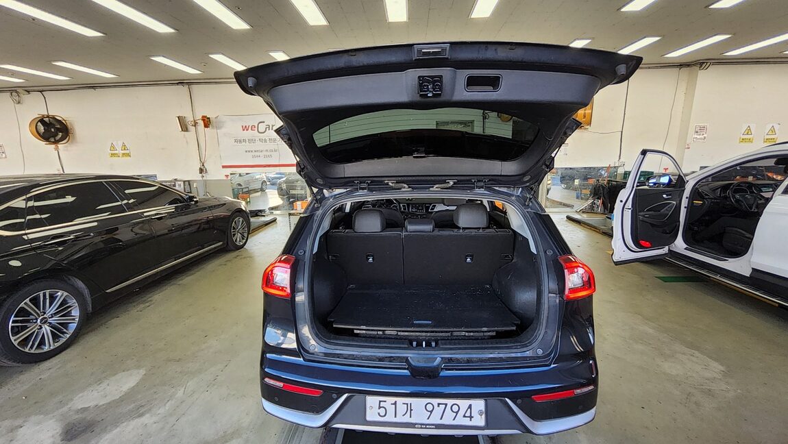 KIA NIRO 1.6 HYBRID NOBLESSE 2018 - zdjęcie 15