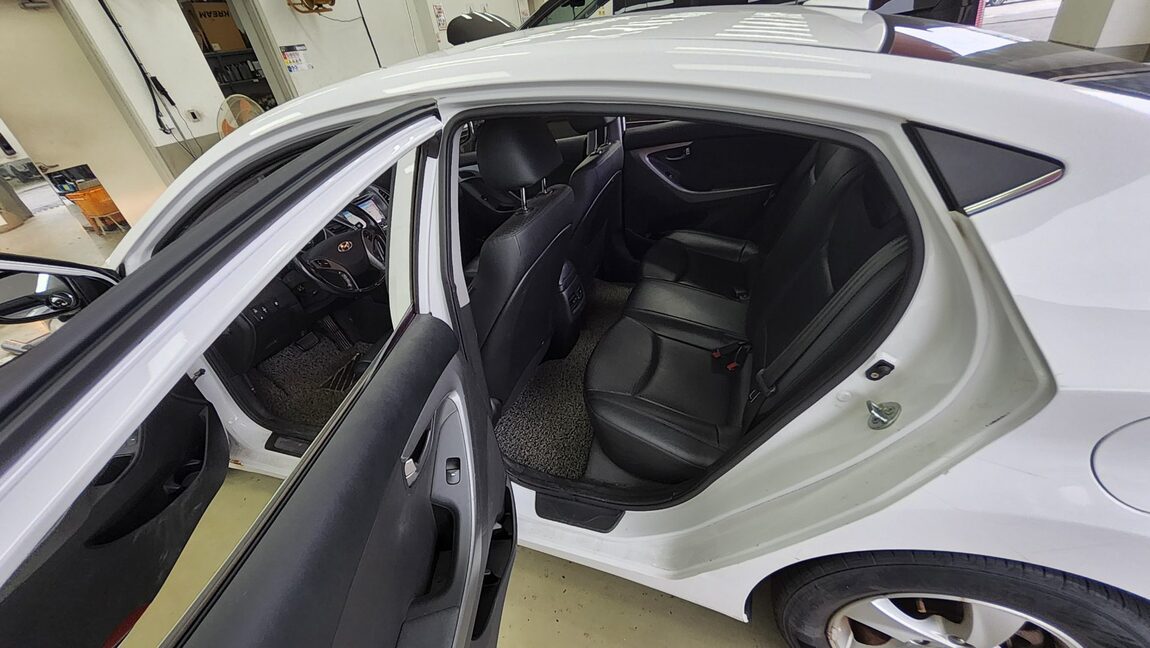HYUNDAI THE NEW AVANTE MD 1.6 GDi SMART 2014 - zdjęcie 12