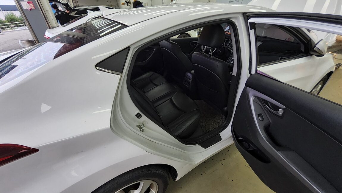HYUNDAI THE NEW AVANTE MD 1.6 GDi SMART 2014 - zdjęcie 13