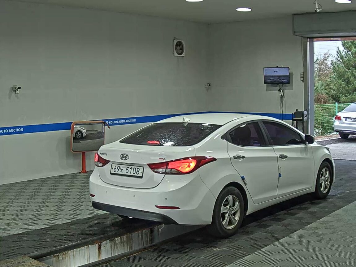 HYUNDAI THE NEW AVANTE MD 1.6 GDi SMART 2014 - zdjęcie 5