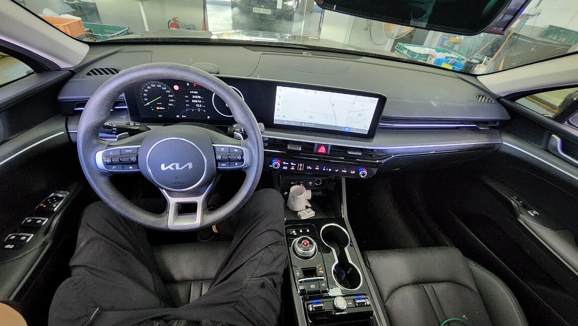 KIA THE NEW K5 (DL3) 2.0 GASOLINE PRESTIGE 2024 - zdjęcie 11