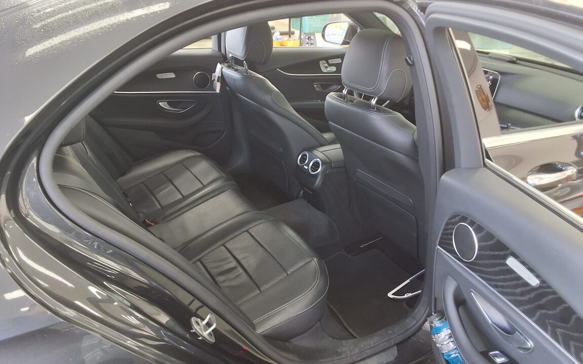 MERCEDES-BENZ E-CLASS (5TH GEN) E250 AVANTGARDE 2022 - zdjęcie 13