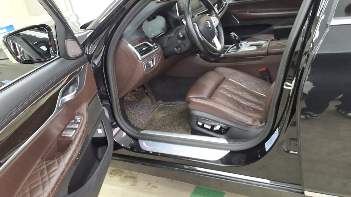 BMW 7 SERIES (6TH GEN) 740d xDrive DESIGN PURE EXCELLENCE 2021 - zdjęcie 11