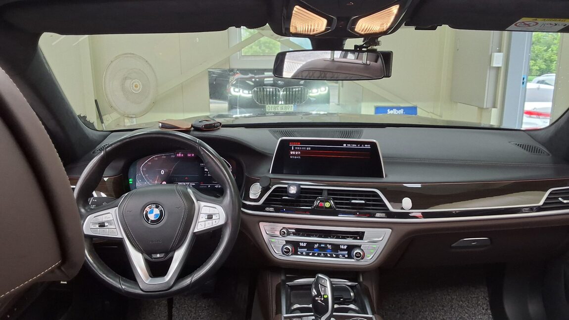 BMW 7 SERIES (6TH GEN) 740d xDrive DESIGN PURE EXCELLENCE 2021 - zdjęcie 12