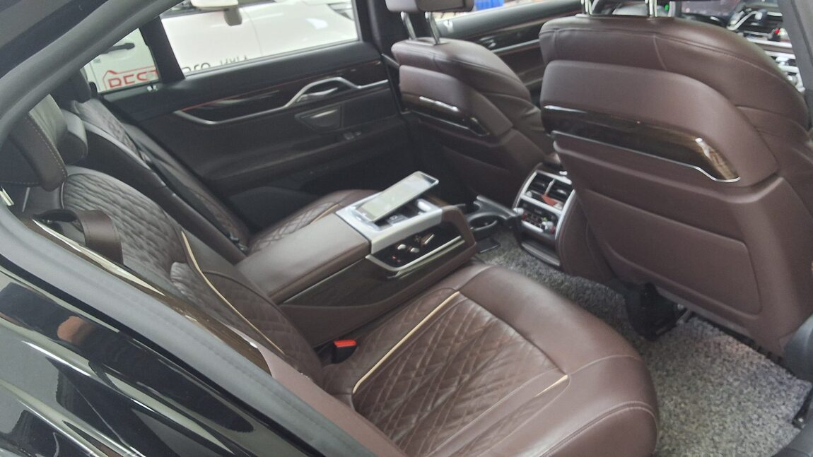 BMW 7 SERIES (6TH GEN) 740d xDrive DESIGN PURE EXCELLENCE 2021 - zdjęcie 14