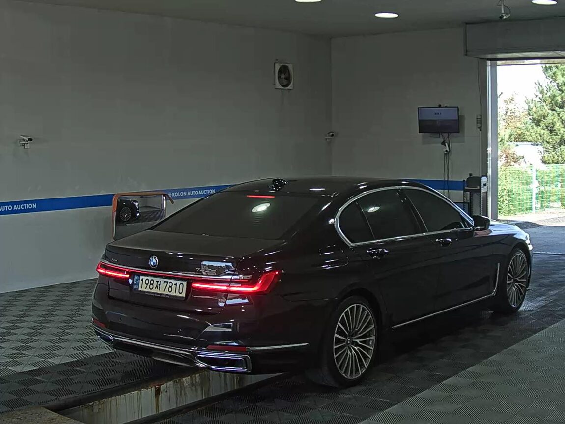 BMW 7 SERIES (6TH GEN) 740d xDrive DESIGN PURE EXCELLENCE 2021 - zdjęcie 5