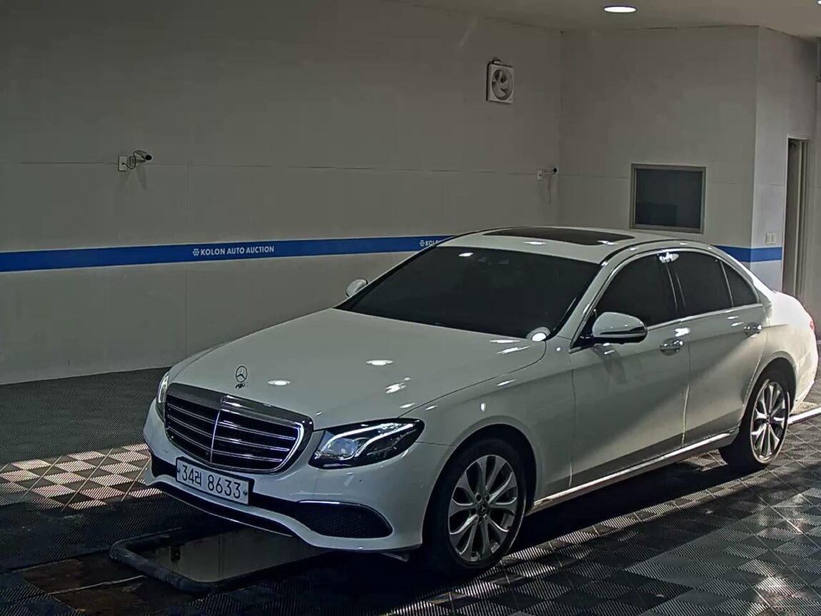 MERCEDES-BENZ E-CLASS (5TH GEN) E300 4MATIC AVANTGARDE 2019 - zdjęcie 2