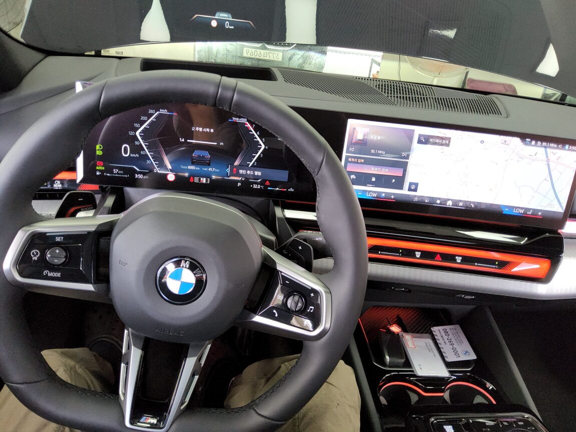 BMW 5 SERIES (8TH GEN) 520i M SPORT PACK 2026 - zdjęcie 17