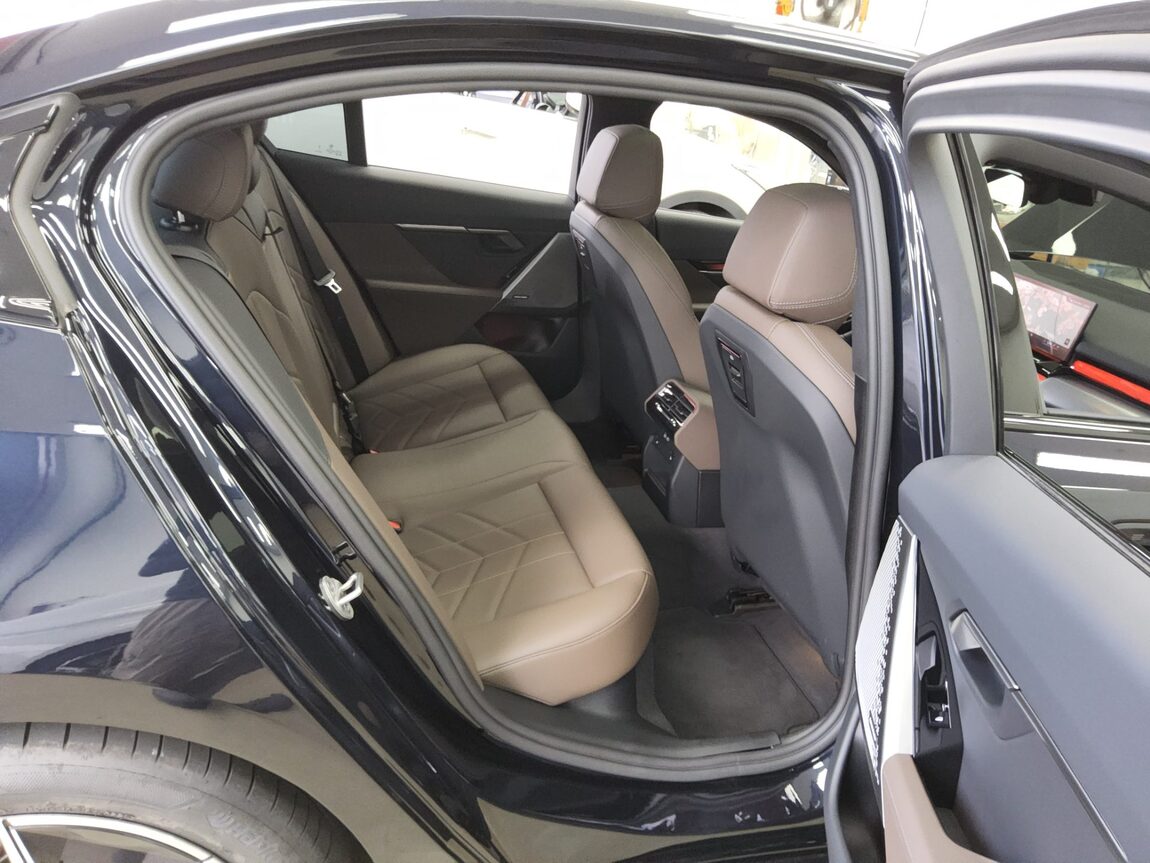 BMW 5 SERIES (8TH GEN) 520i M SPORT PACK 2026 - zdjęcie 13