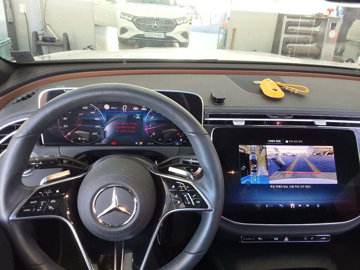 MERCEDES-BENZ E-CLASS (6TH GEN) E200 AVANTGARDE 2025 - zdjęcie 17