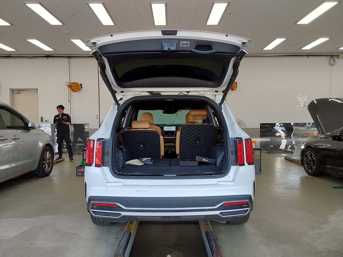 KIA NEW SORENTO (MQ4) 2.5 GASOLINE 2WD SIGNATURE 2023 - zdjęcie 15
