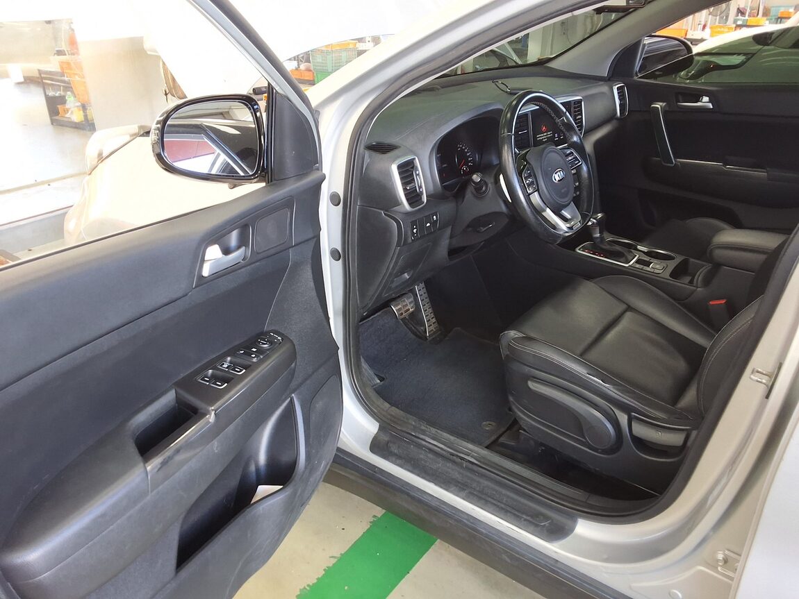 KIA SPORTAGE THE BOLD 1.6 DIESEL 4WD TRENDY 2022 - zdjęcie 10