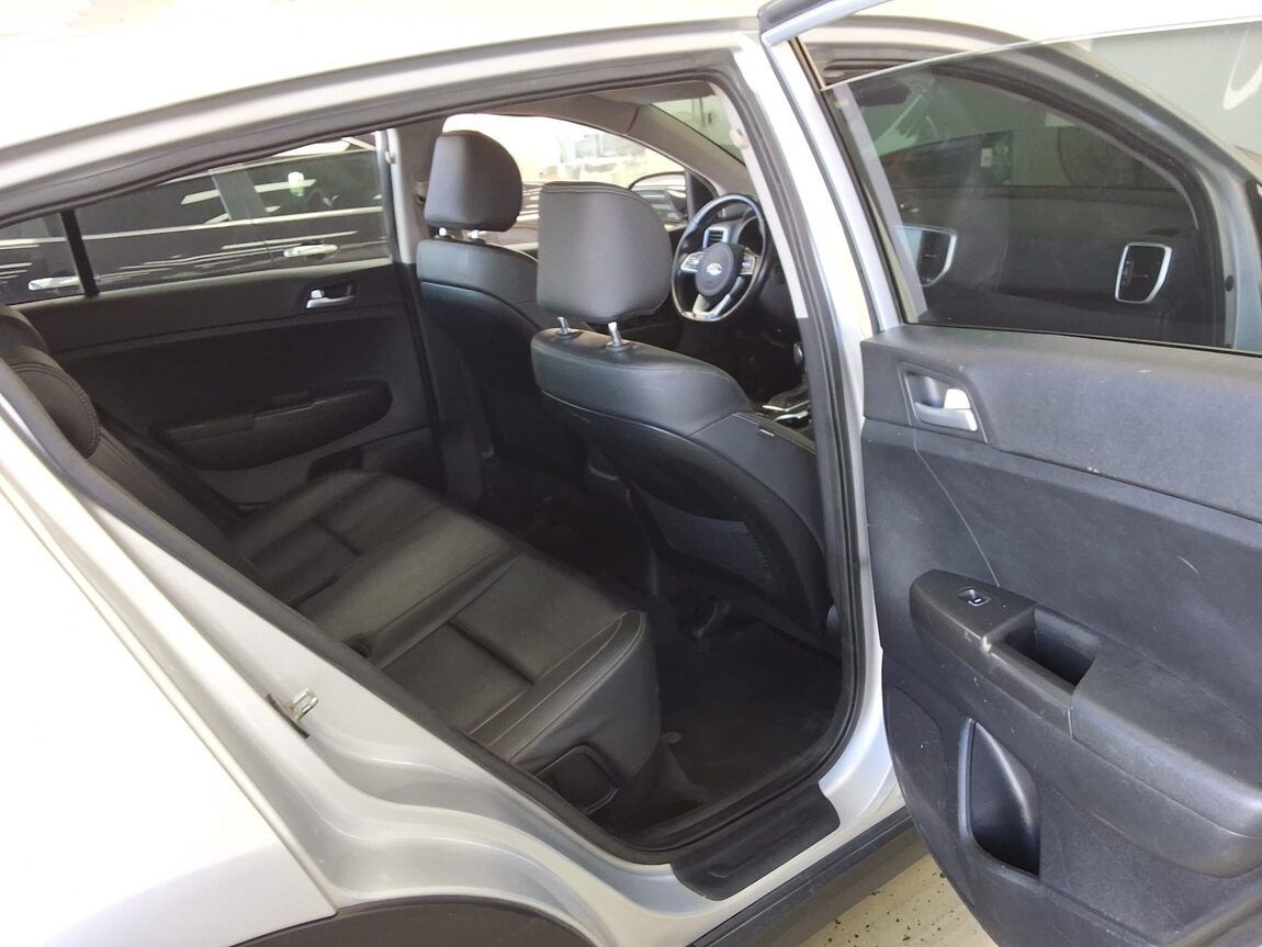 KIA SPORTAGE THE BOLD 1.6 DIESEL 4WD TRENDY 2022 - zdjęcie 13