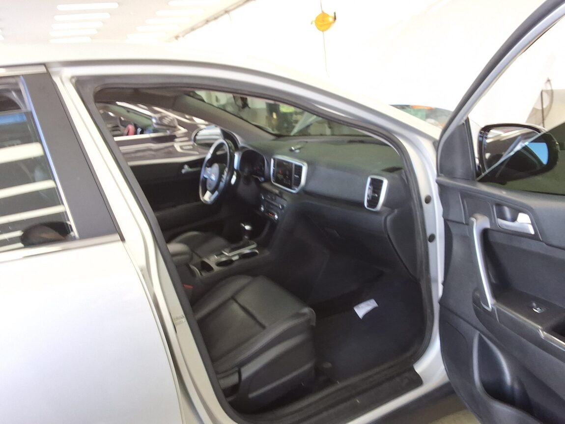 KIA SPORTAGE THE BOLD 1.6 DIESEL 4WD TRENDY 2022 - zdjęcie 14
