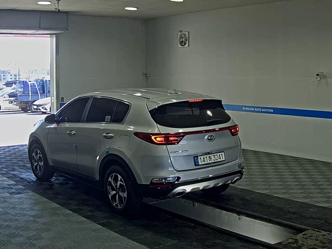 KIA SPORTAGE THE BOLD 1.6 DIESEL 4WD TRENDY 2022 - zdjęcie 6