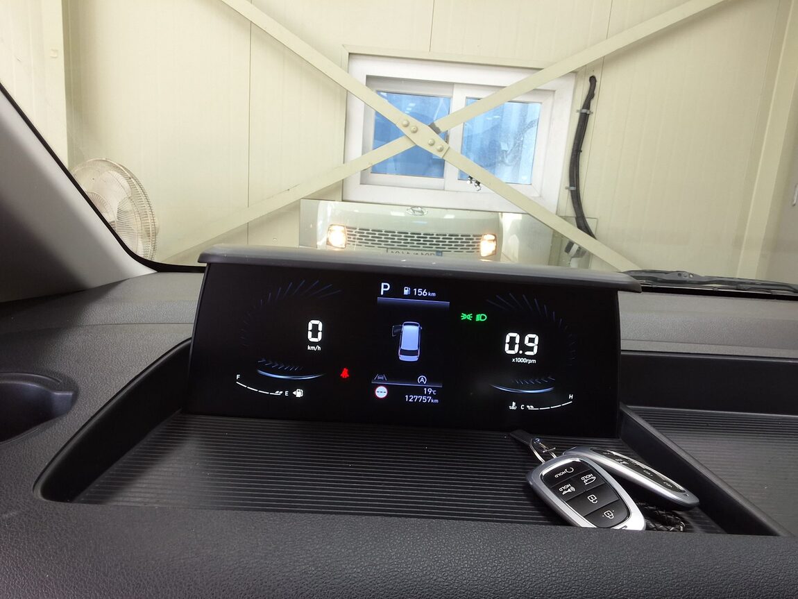 HYUNDAI STARIA 2.2 DIESEL TOURER 11-SEATER 2WD MODERN 2023 - zdjęcie 10