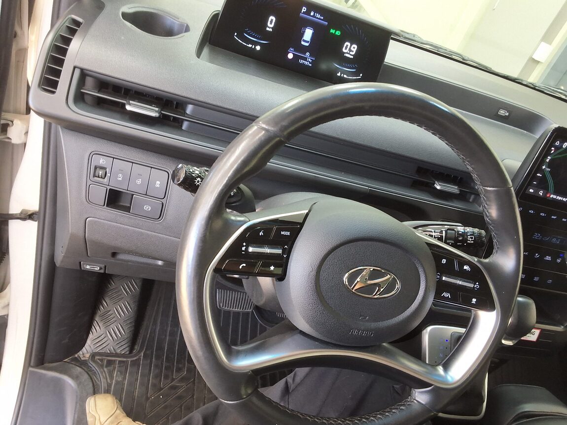 HYUNDAI STARIA 2.2 DIESEL TOURER 11-SEATER 2WD MODERN 2023 - zdjęcie 22