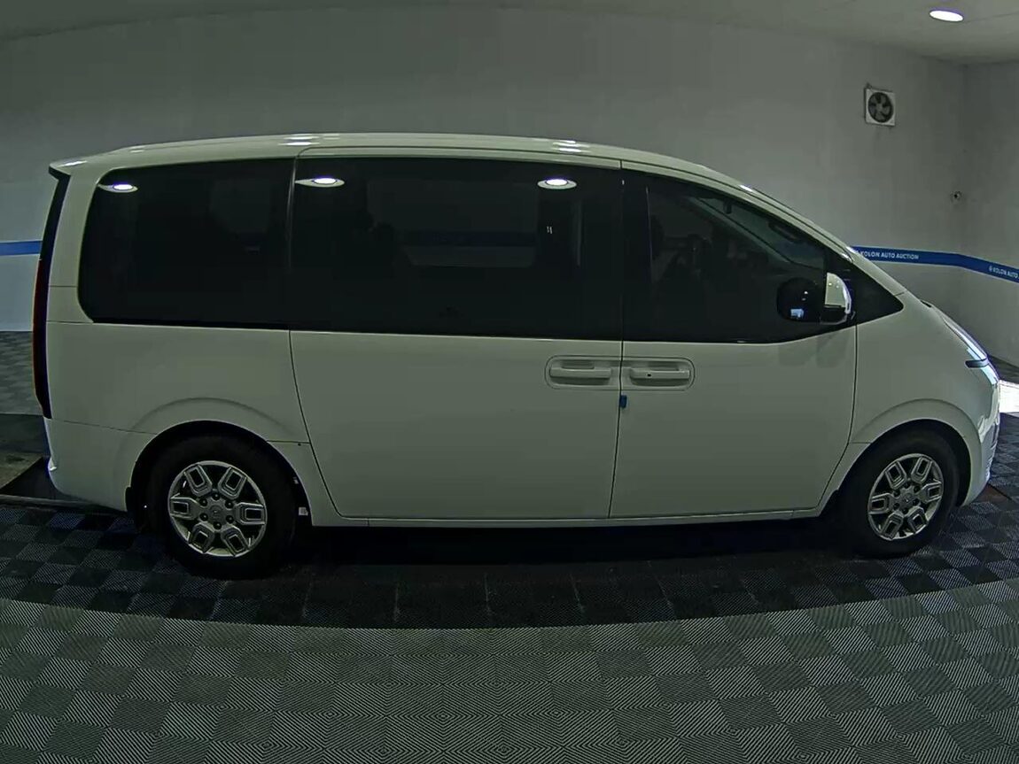 HYUNDAI STARIA 2.2 DIESEL TOURER 11-SEATER 2WD MODERN 2023 - zdjęcie 4