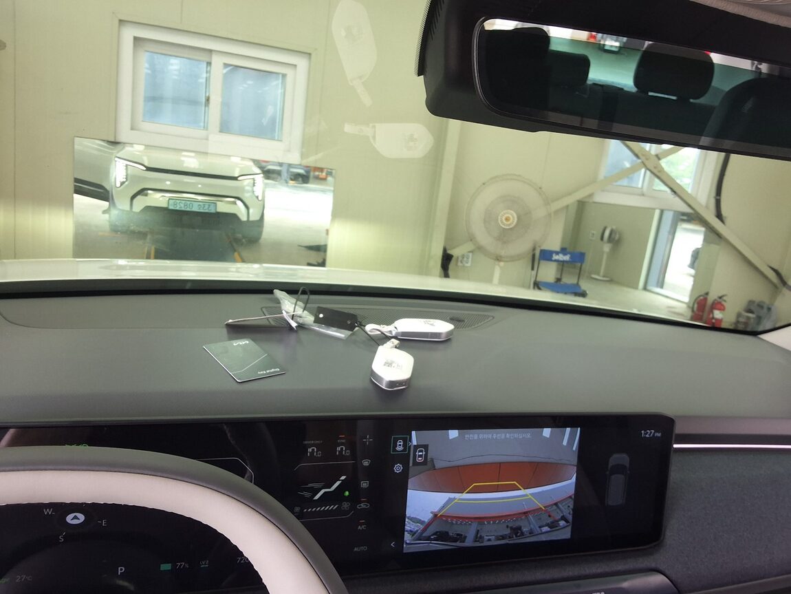 KIA EV3 STANDARD EARTH 2025 - zdjęcie 25