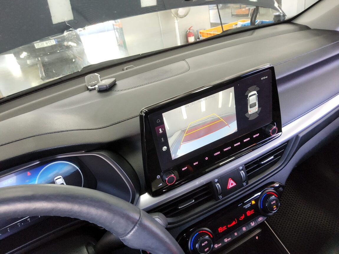KIA THE NEW K3 1.6 GASOLINE SIGNATURE 2024 - zdjęcie 18