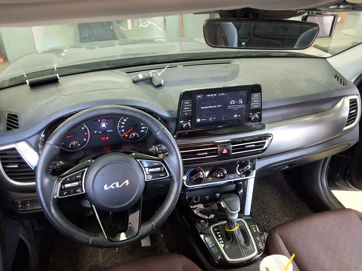 KIA SELTOS 1.6 GASOLINE 2WD SIGNATURE 2022 - zdjęcie 11