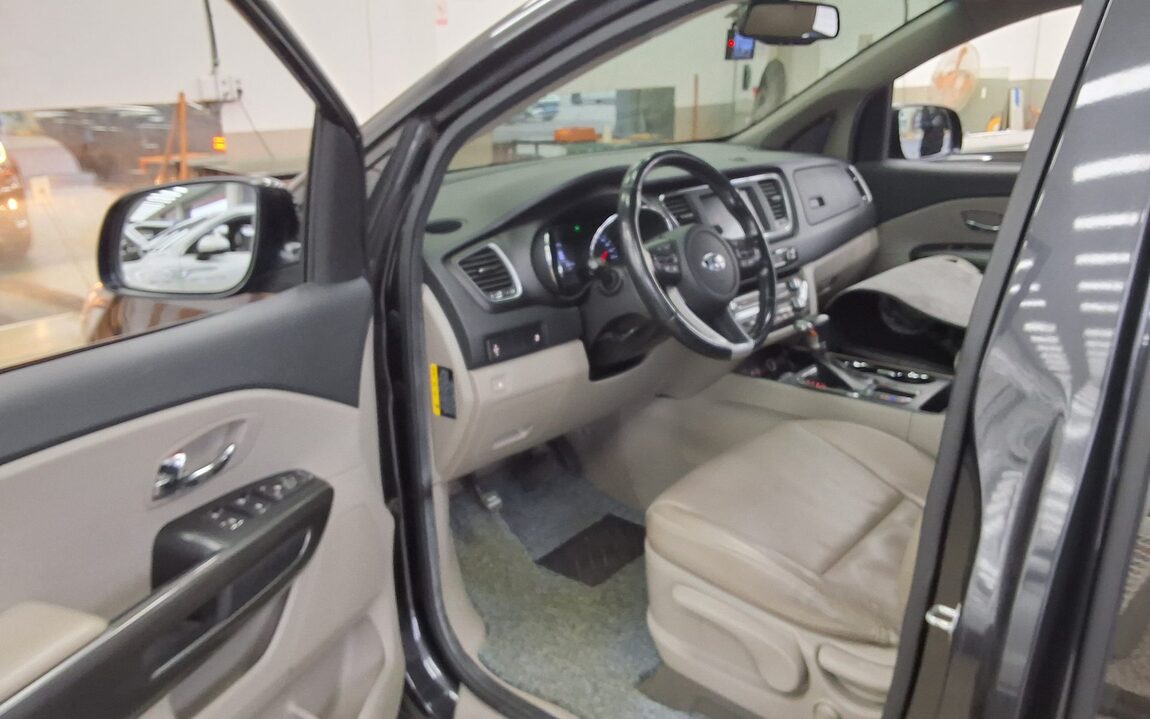 KIA THE NEW CARNIVAL 9-SEATER DIESEL LUXURY 2019 - zdjęcie 10