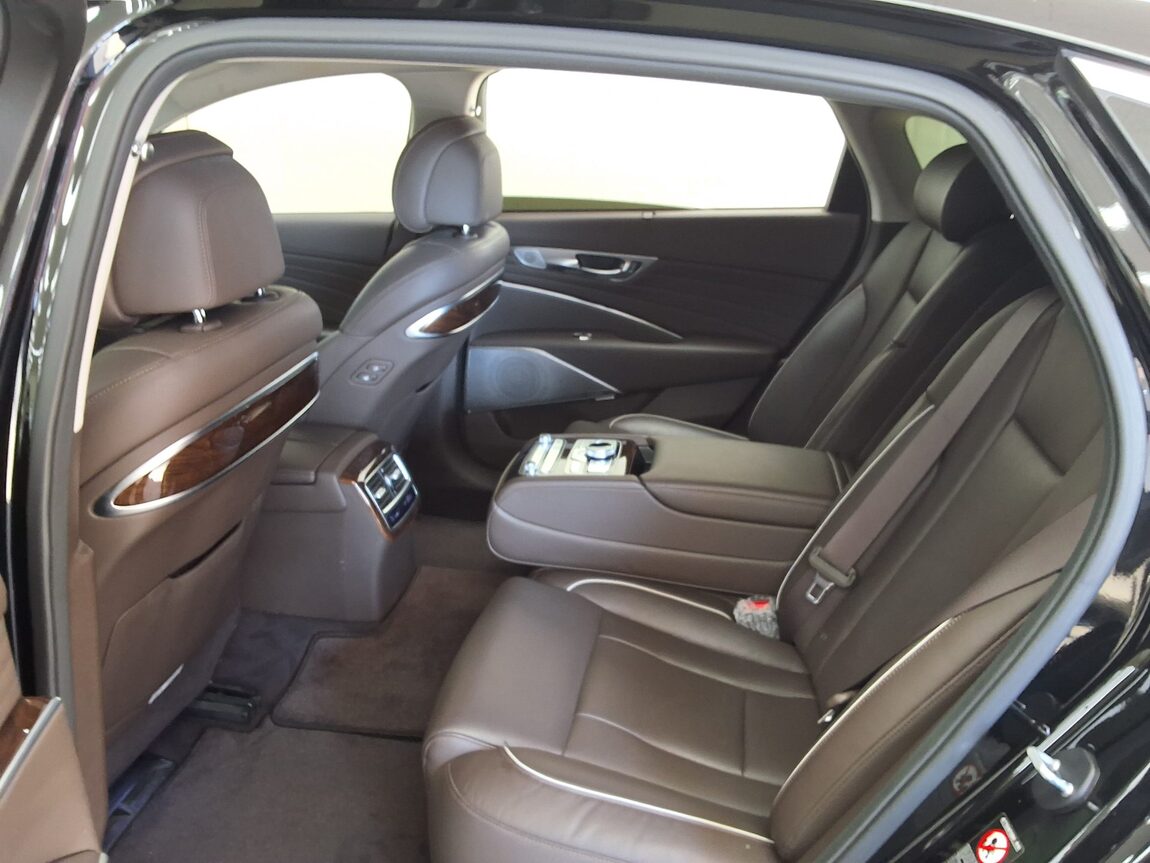 KIA THE K9 (RJ) 3.8 GDI AWD PLATINUM II 2019 - zdjęcie 13