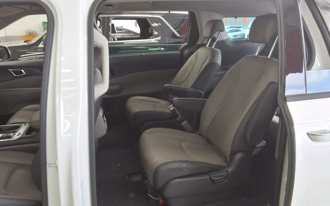 KIA THE NEW CARNIVAL HYBRID (KA4) 1.6 HEV 9-SEATER NOBLESSE 2025 - zdjęcie 12