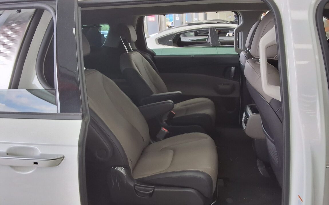 KIA THE NEW CARNIVAL HYBRID (KA4) 1.6 HEV 9-SEATER NOBLESSE 2025 - zdjęcie 13