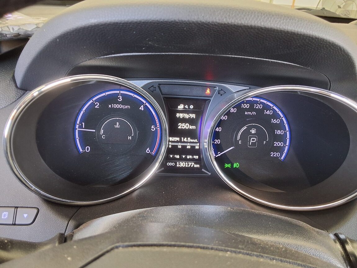 HYUNDAI NEW TUCSON ix DIESEL R2.0 2WD SMART SPECIAL 2015 - zdjęcie 9