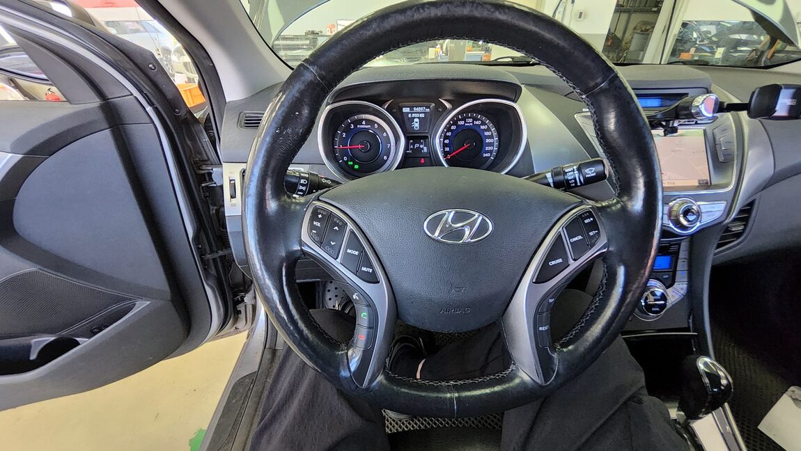 HYUNDAI AVANTE MD M16 GDi MODERN 2013 - zdjęcie 17