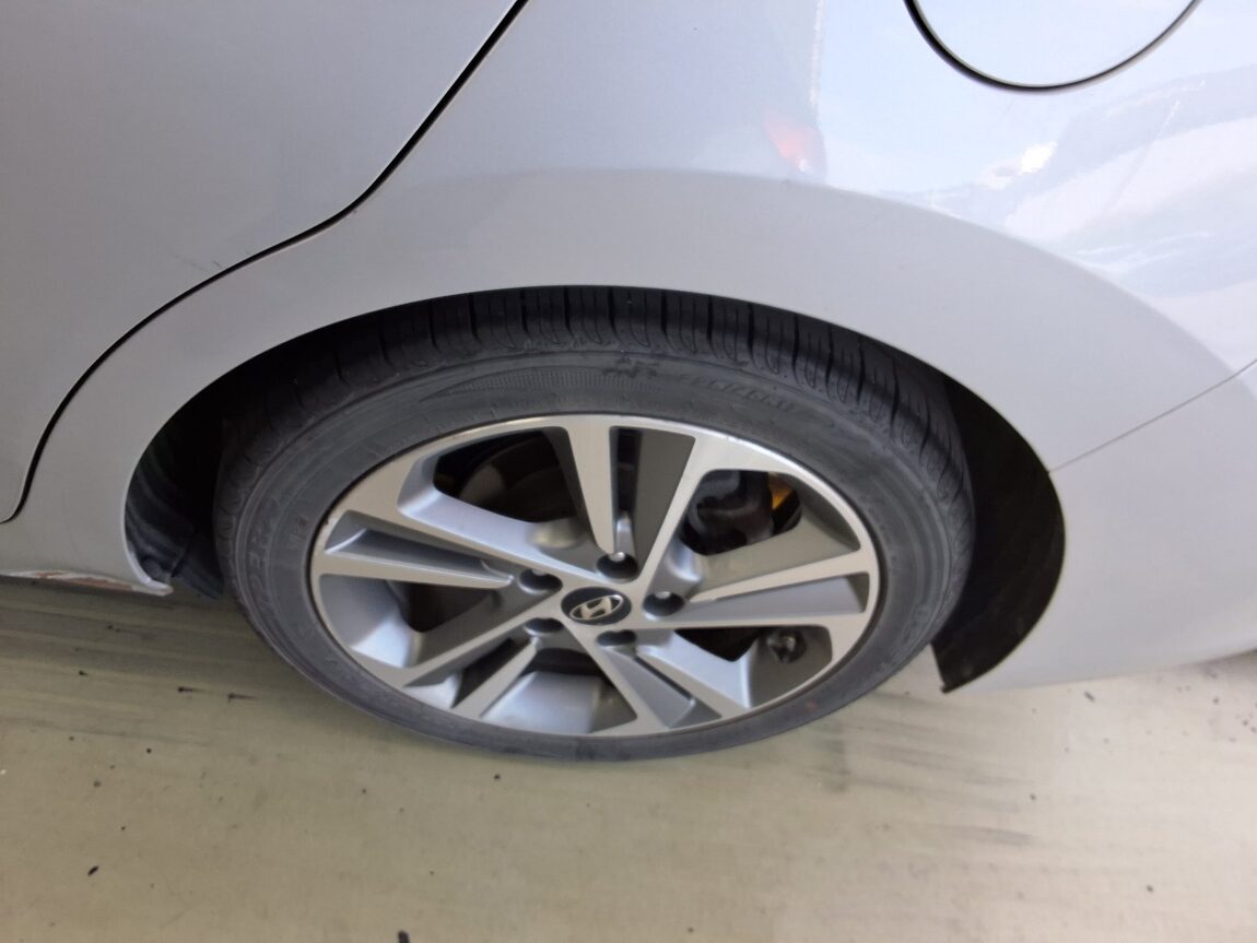 HYUNDAI AVANTE AD 1.6 GDi VALUE PLUS 2018 - zdjęcie 23