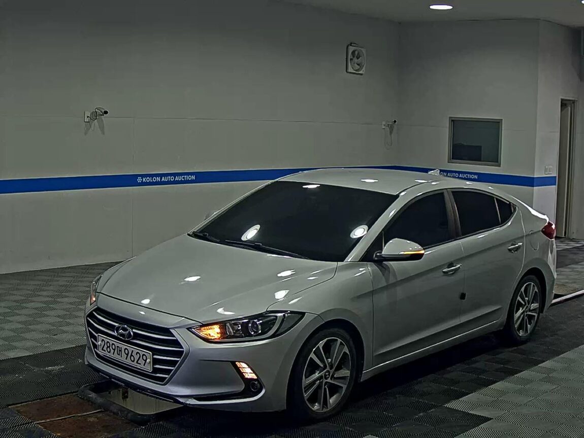 HYUNDAI AVANTE AD 1.6 GDi VALUE PLUS 2018 - zdjęcie 2