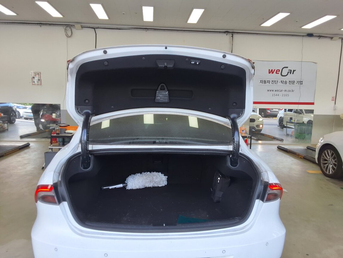 HYUNDAI THE NEW GRANDEUR IG HYBRID 2.4 HEV LE BLANC 2023 - zdjęcie 15