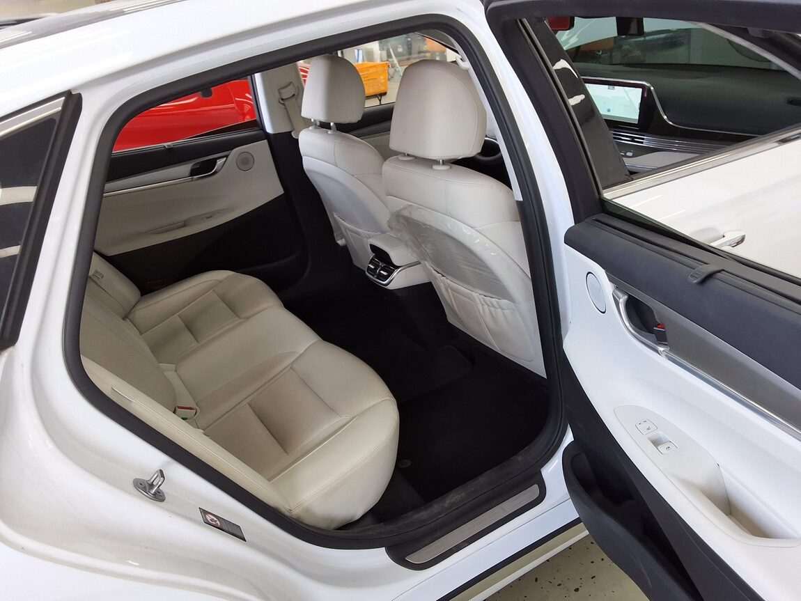 HYUNDAI THE NEW GRANDEUR IG HYBRID 2.4 HEV LE BLANC 2023 - zdjęcie 13
